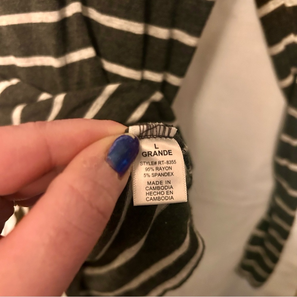 Zenana Outfitters Striped V-Neck Long Sleeve Top Size L - Picture 4 of 4